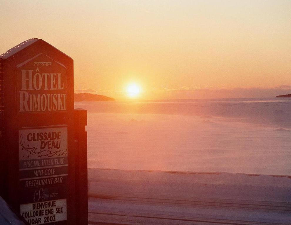 Hotel Rimouski Exterior photo